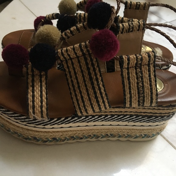 Womens Puff It Sandals main image 0